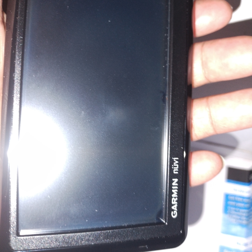Garmin nüvi 1390LMT GPS Navigator Lifetime Maps & traffic. New OBO - Picture 5 of 11